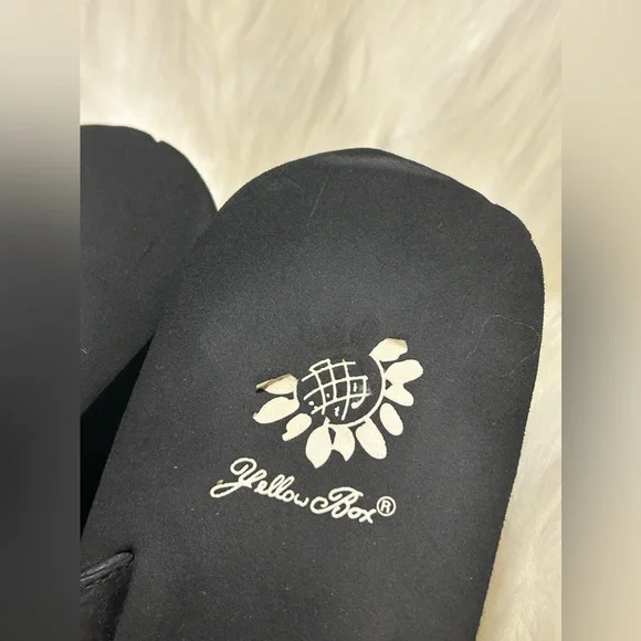 Yellow Box Alexandria Rhinestone Flip Flops Size 10 - Picture 10 of 12